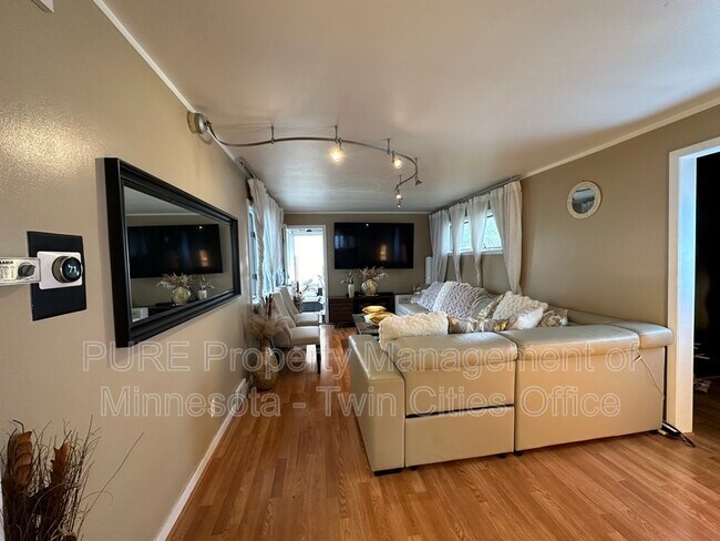 Foto del edificio - 1155 W James Ave