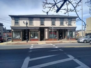 Building Photo - 354 Main St