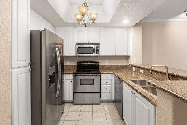 Foto del edificio - Beautiful Upgraded La Jolla Condo Now Avai...