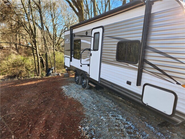 Foto del edificio - 315 Fairplay Rd