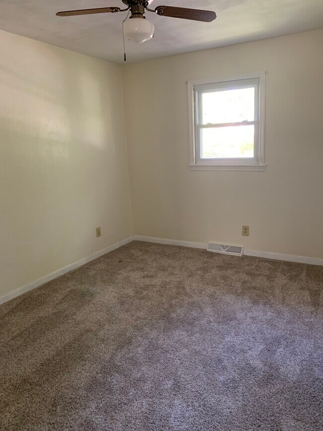 2219 Brandy Ln, Jefferson City, MO 65109 House Rental in Jefferson