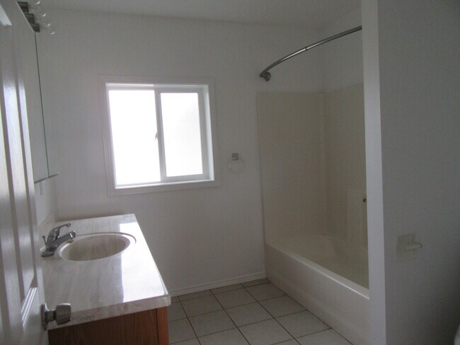 Foto del edificio - 747 High Prairie Rd