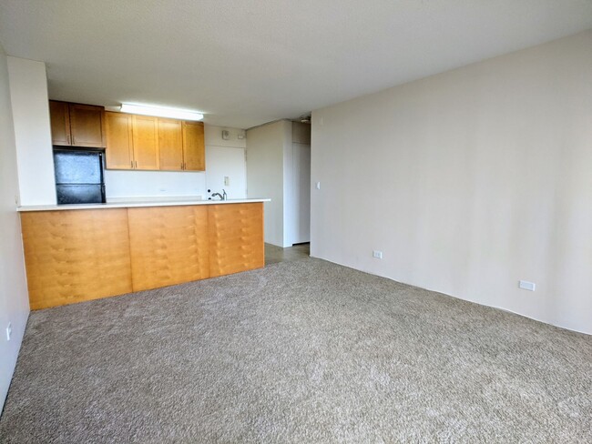 Foto del edificio - Convenient Makiki 1-bed, 1-bath, 1 parking...