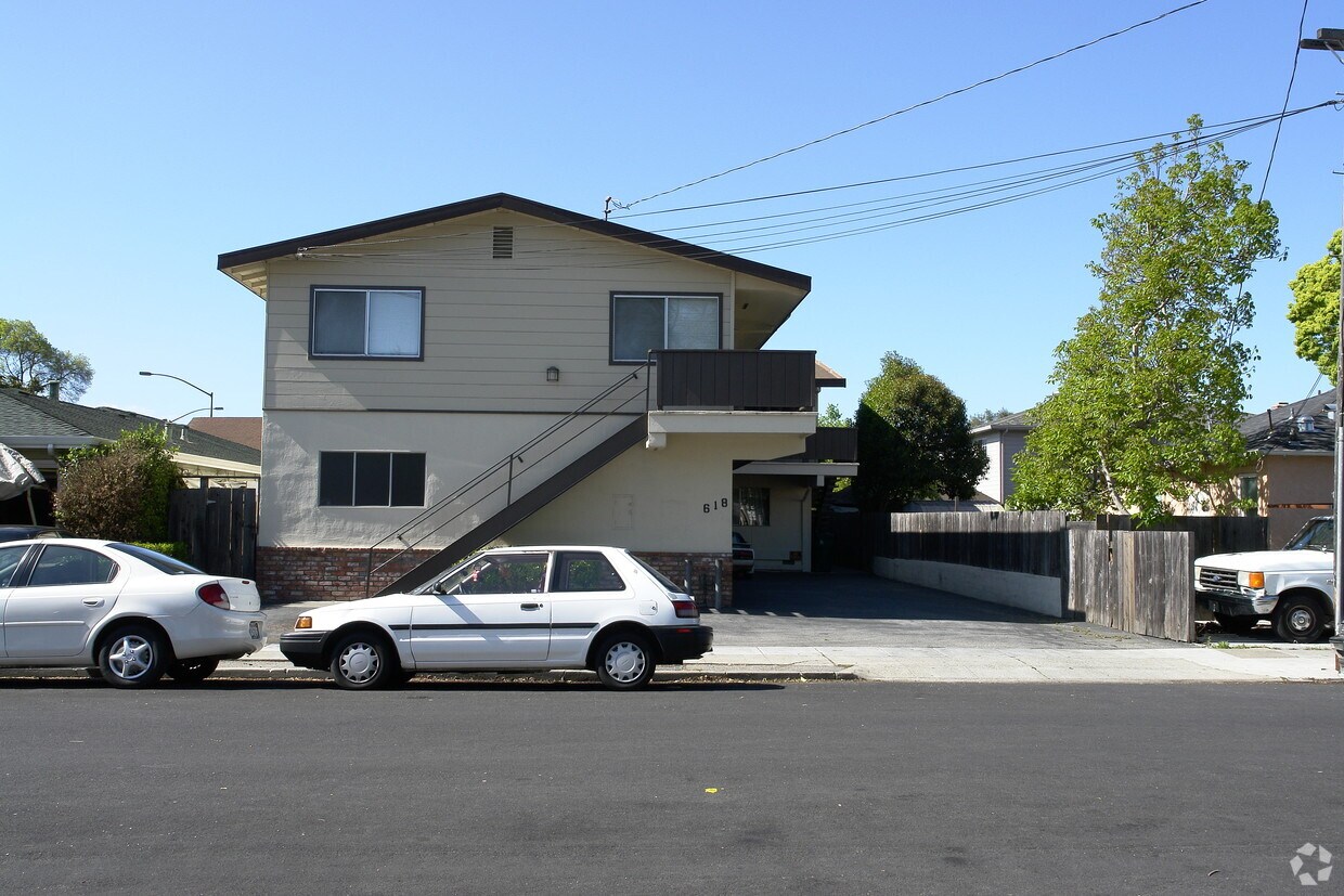 Building Photo - 618 Heller St