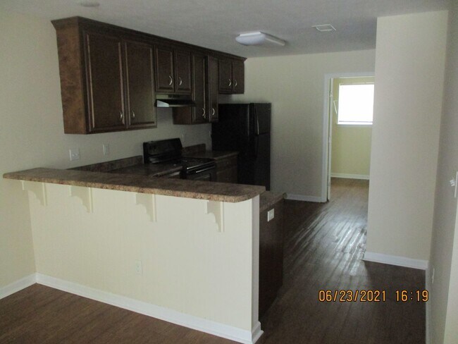 Foto del edificio - 121 Magnolia Ct