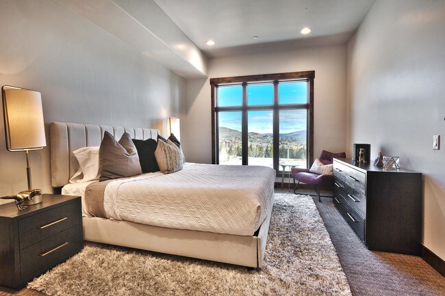 Foto del edificio - 3703 Blackstone Dr