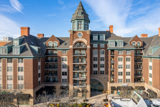 Building Photo - Wing Street Condominium