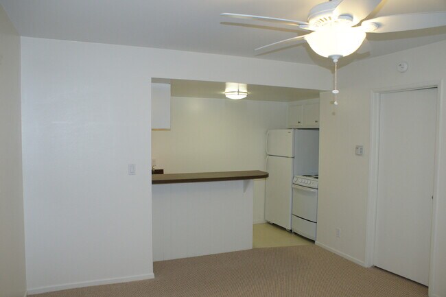 Kitchen and eating area (before refresh) - 420 Marine Pl