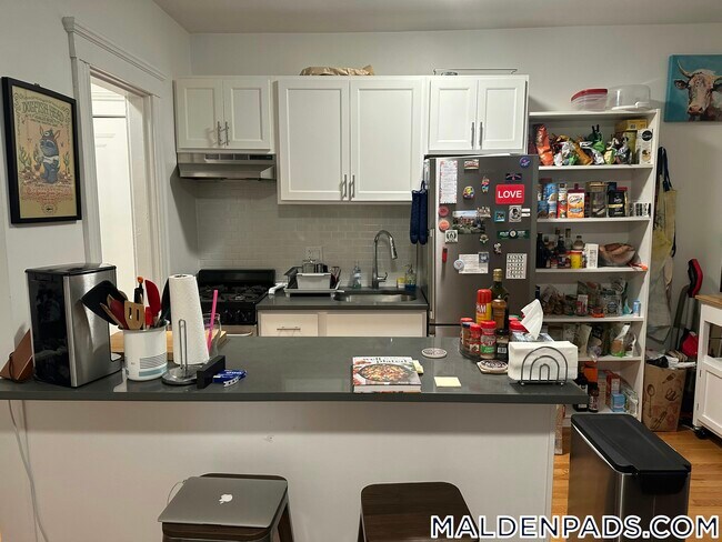 Building Photo - 170 Maple St