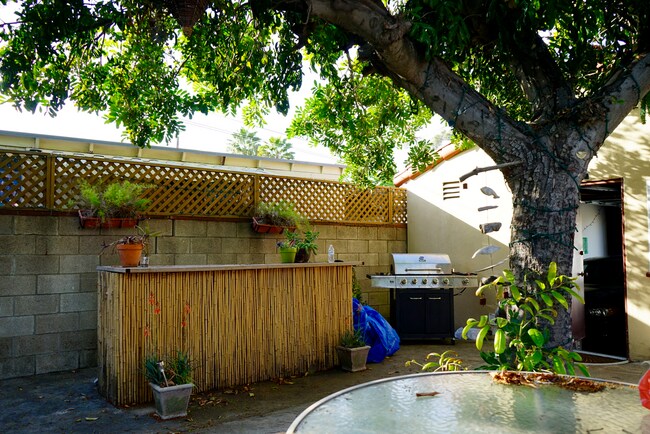 Foto del edificio - 4788 College Ave