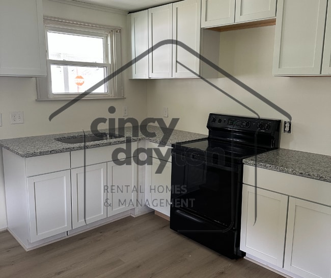 Building Photo - 1332 Campbell Ave