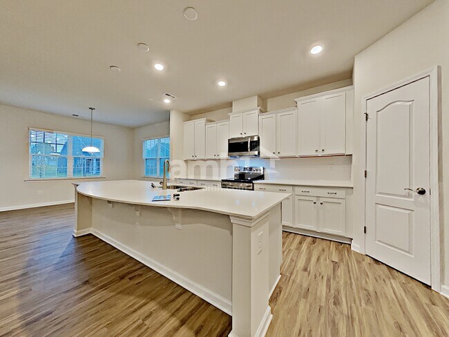Foto del edificio - 14326 Hugh Dixon Way