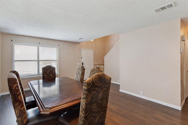 Building Photo - 2911 Post Oak Dr
