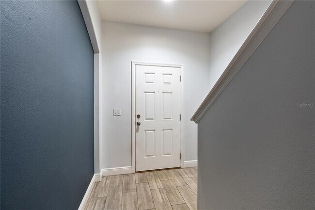 Foto del edificio - 4631 69th Pl N