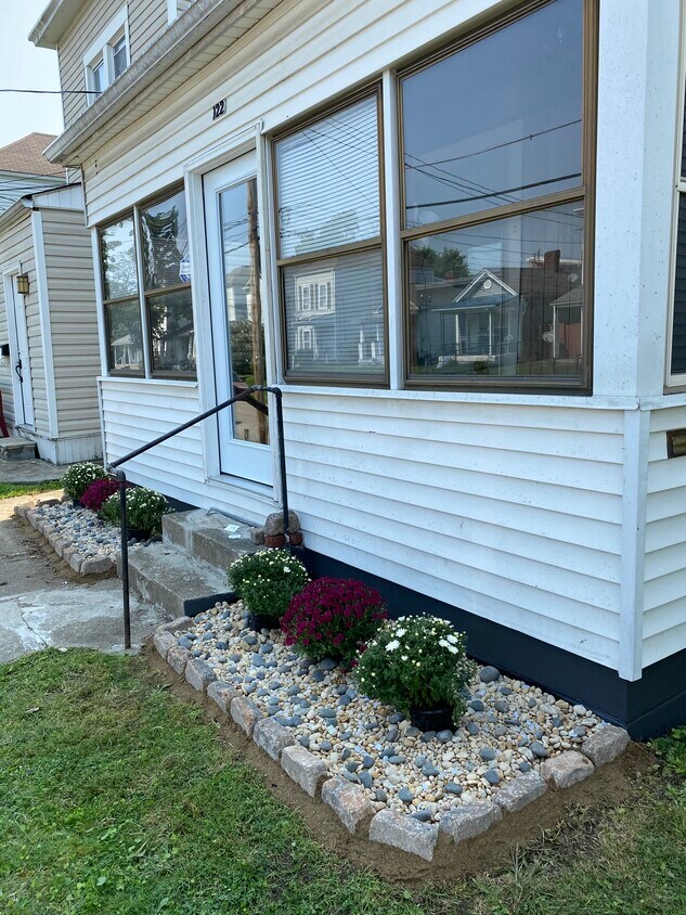 Primary Photo - 122 Harlan Ave