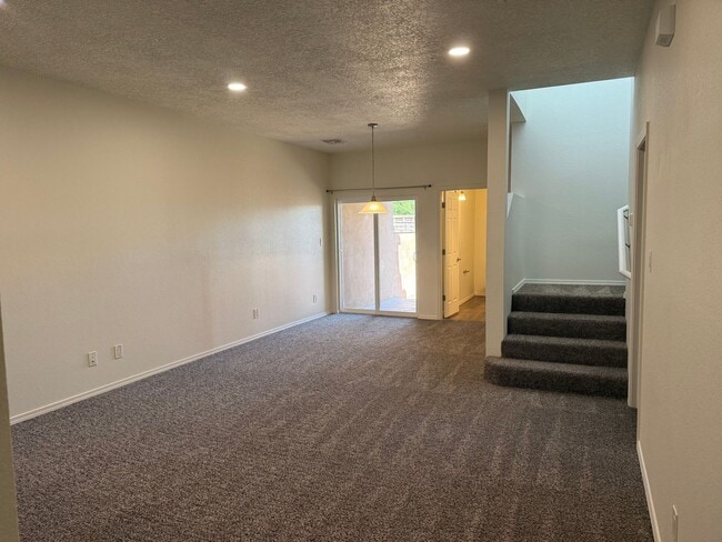 Foto del edificio - North Valley Townhouse