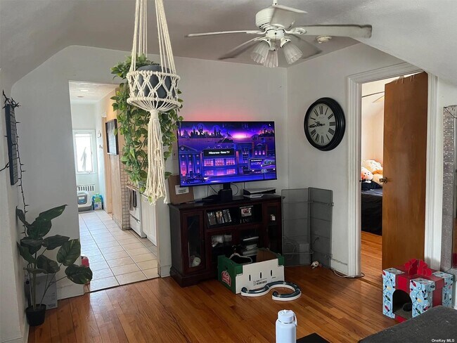 Foto del edificio - 801 E Broadway