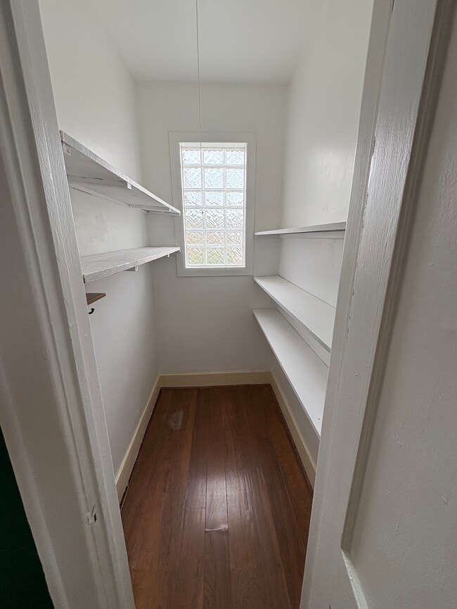 Building Photo - 3983 Talbot St