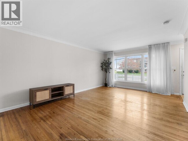 Photo du bâtiment - 8573 Wyandotte St E