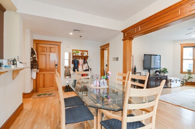 Building Photo - HOT BROOKLINE LISTING!!!!!