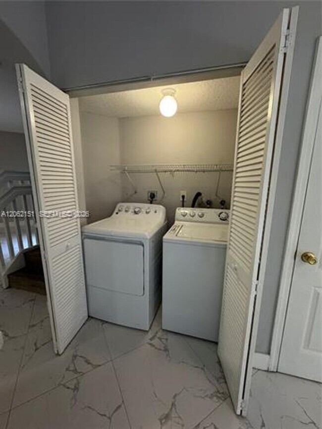 Foto del edificio - 8360 NW 10th St