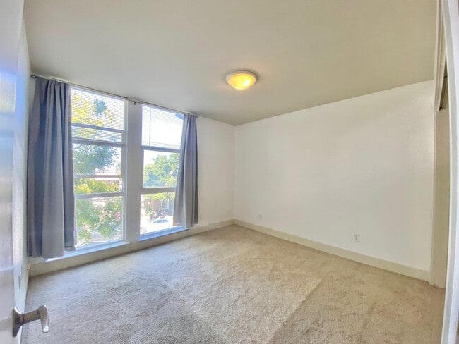 Foto del edificio - 864 Laurel St