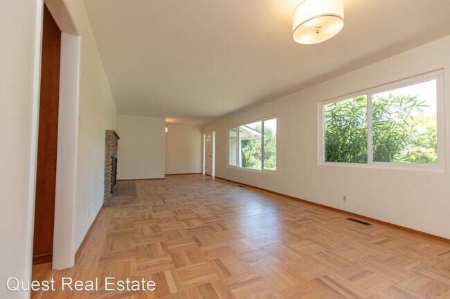 Building Photo - 3 br, 2 bath House - 3944 Kingridge Drive