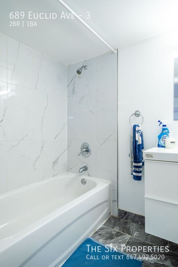 Photo du bâtiment - Beautiful 2 Bedroom Lower Level Annex Apartment