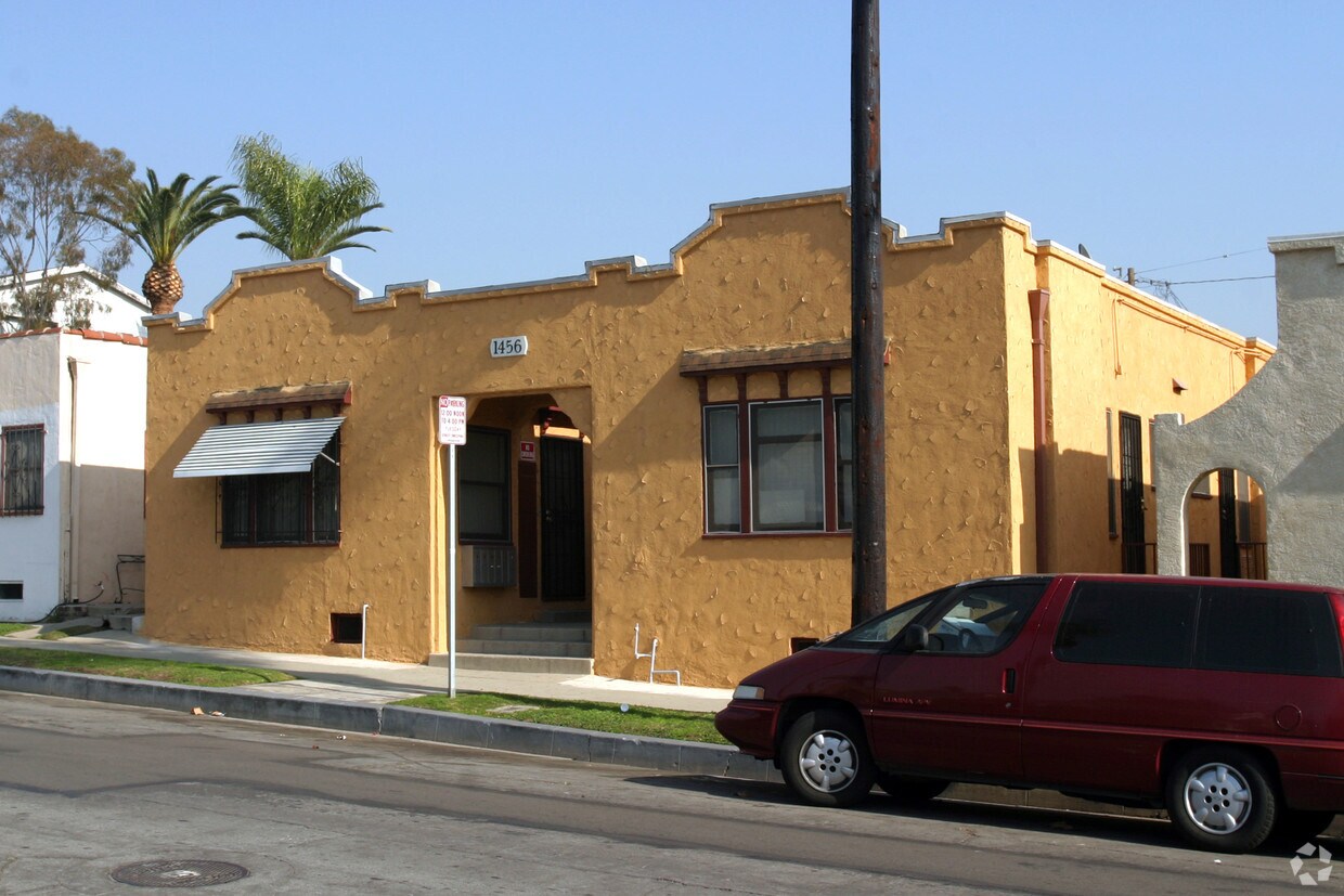 Primary Photo - 1456 Coronado Ave