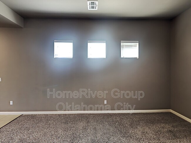 Building Photo - 2325 Chase Way