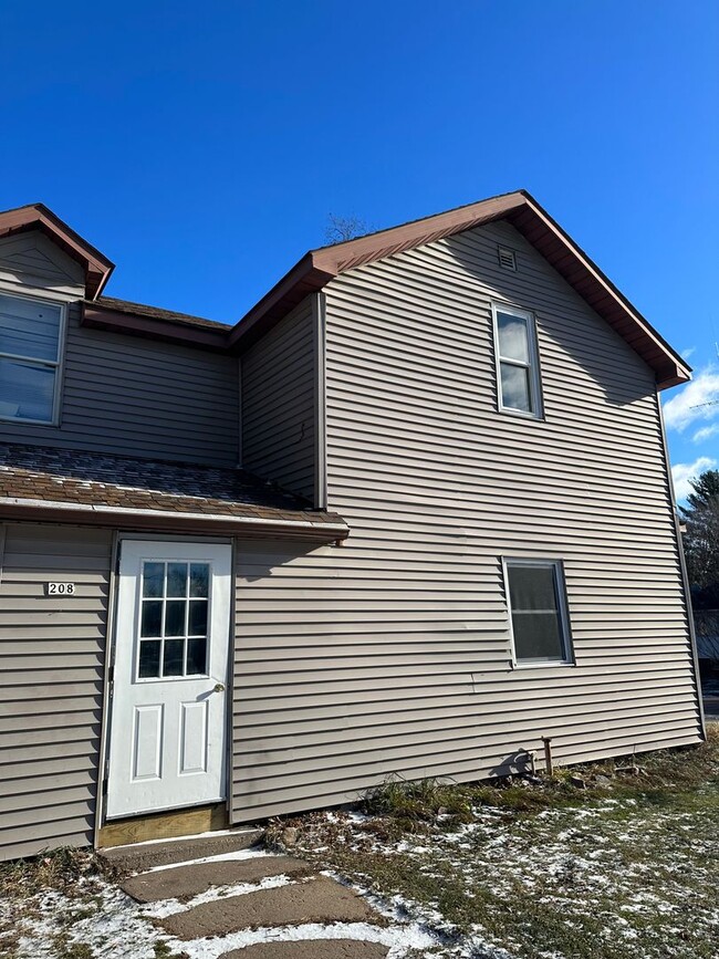 Building Photo - 208 S Andrews Ave