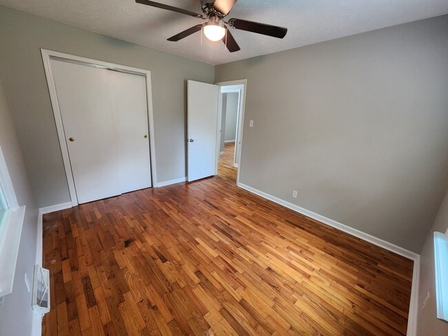Building Photo - 103 Maple Ct