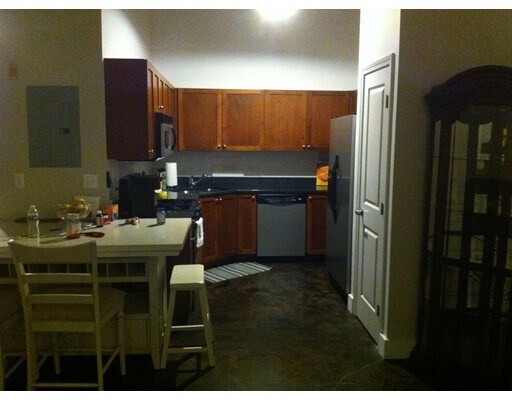 Primary Photo - 21 Illinois St