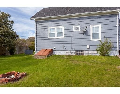 Building Photo - 162 Sconticut Neck Rd