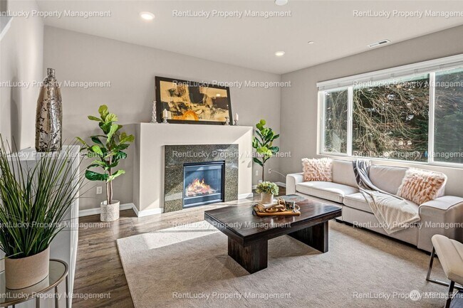 Building Photo - Stunning Like-New Home in Arbor Mist – Pri...
