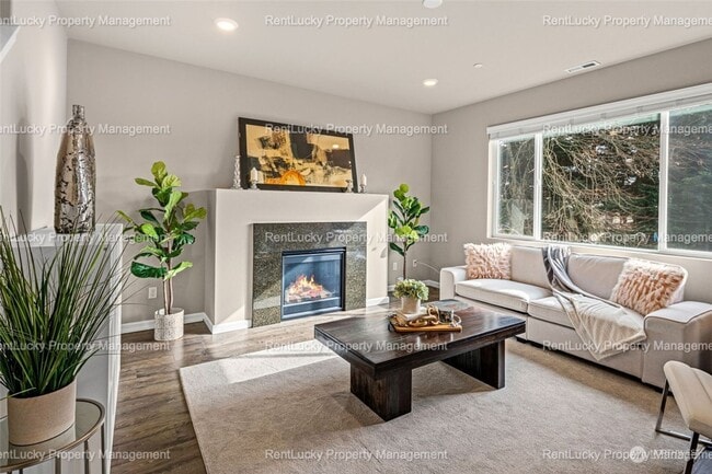 Foto del edificio - Stunning Like-New Home in Arbor Mist – Pri...