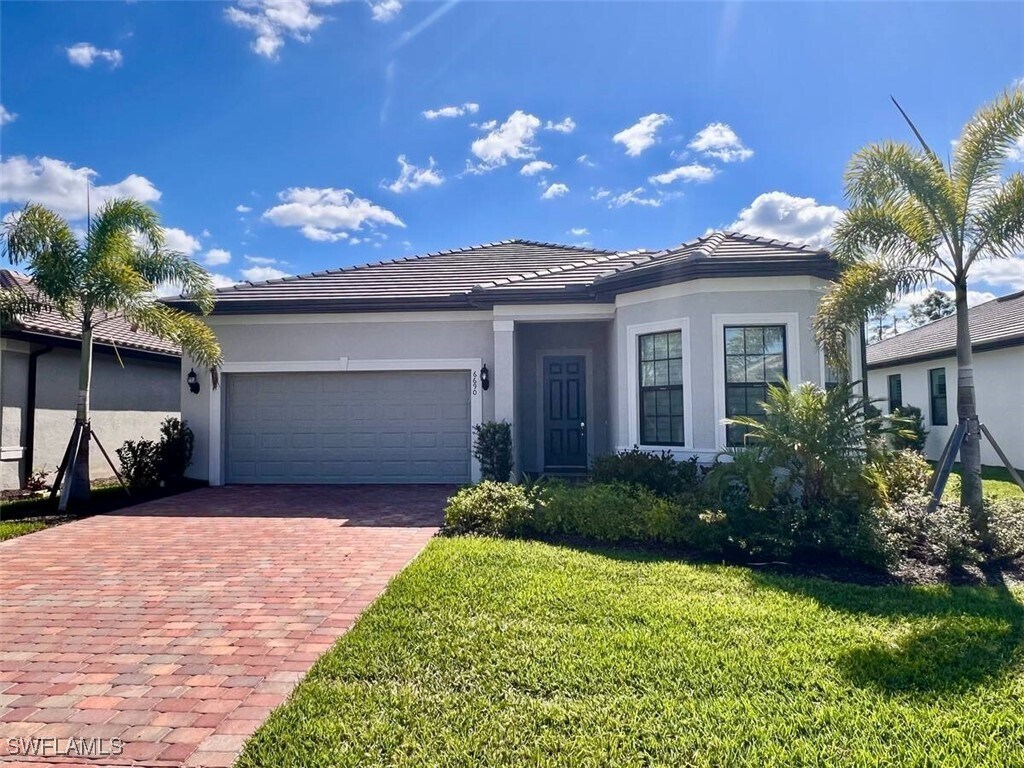 Foto principal - 6690 Pennyroyal Dr