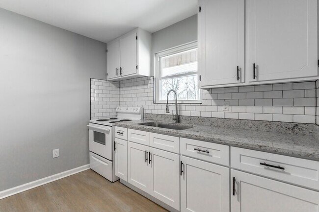 Foto del edificio - 3136 Spring Place Rd SE