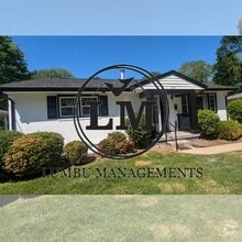 Building Photo - 302 Briarwood Dr