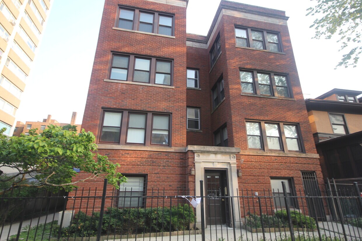 Exterior - 861-3E W Carmen Ave