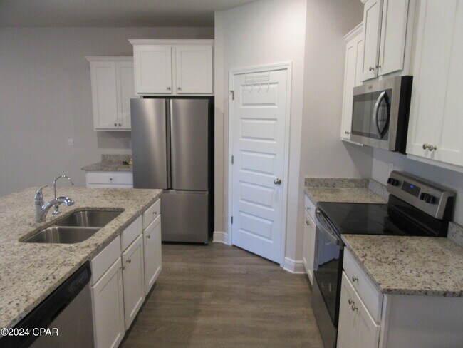 Building Photo - 1212 Conolly Blvd