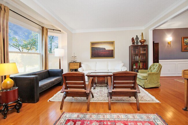 Foto del edificio - Call Victoria Jenkins at 757-525-7157 for more information