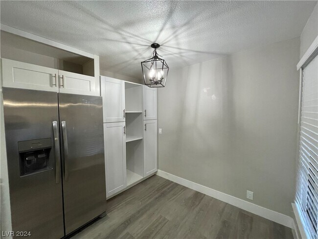 Building Photo - 3151 N Soaring Gulls Dr