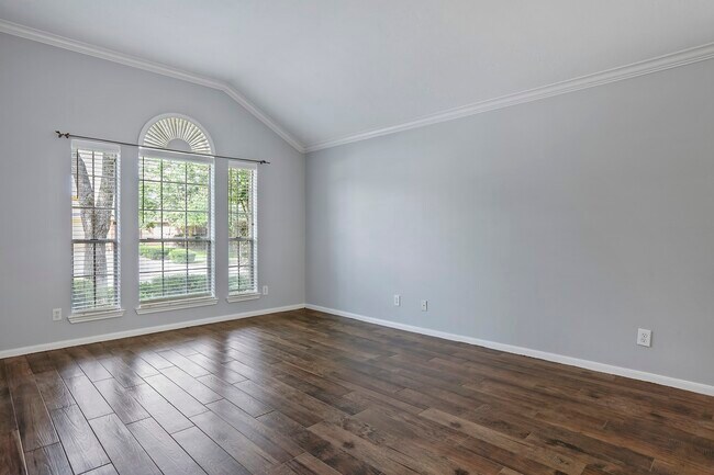 Foto del edificio - 21803 Whispering Forest Dr