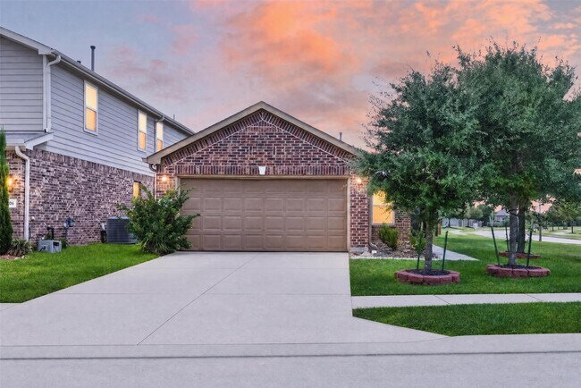 Building Photo - 5202 Pine Forest Ridge St