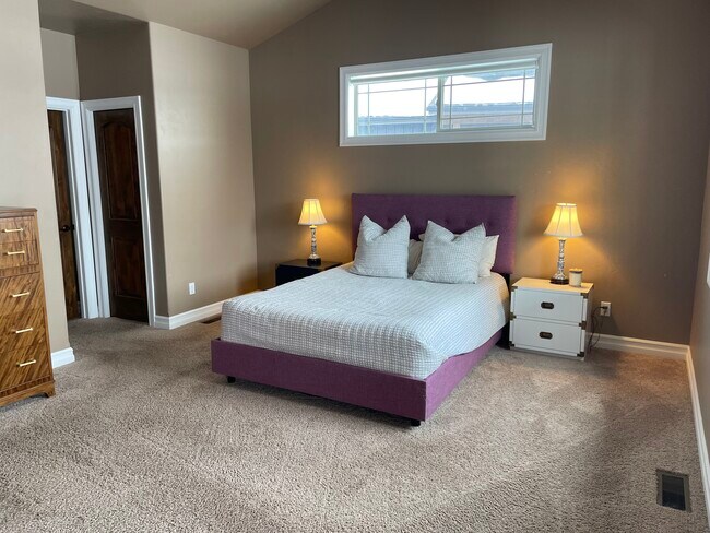 Foto del edificio - 3029 River Lakes Dr