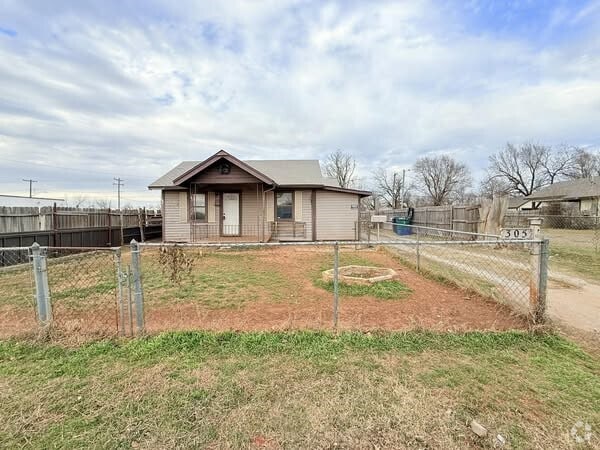 Building Photo - 305 SE 45th St