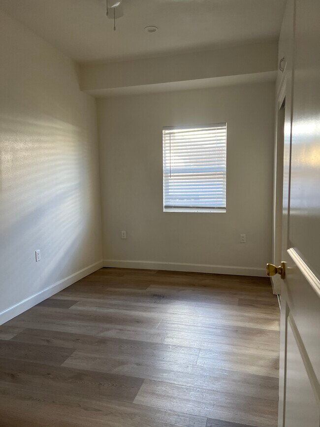 Photo - 427 W 53rd St Apartments