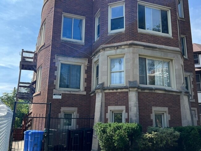 Foto del edificio - 7412 S South Shore Dr