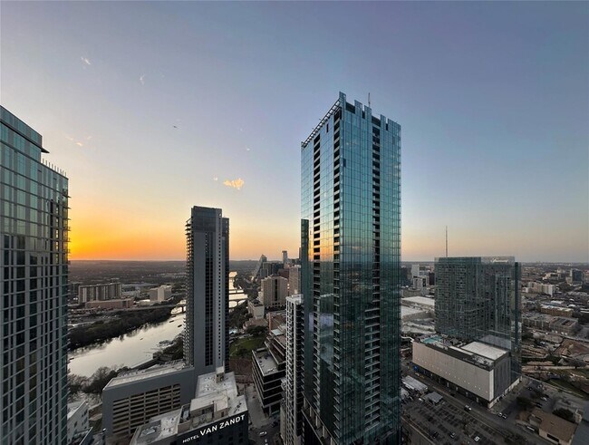 Foto del edificio - 610 Davis St